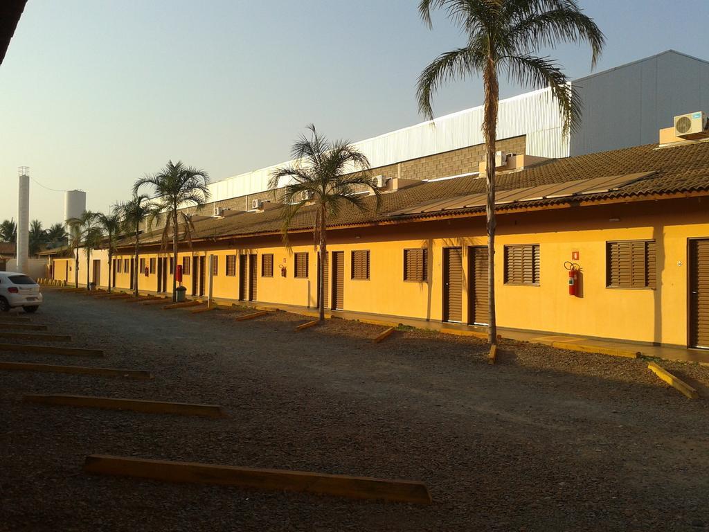 Hotel Veredas Três Lagoas Extérieur photo